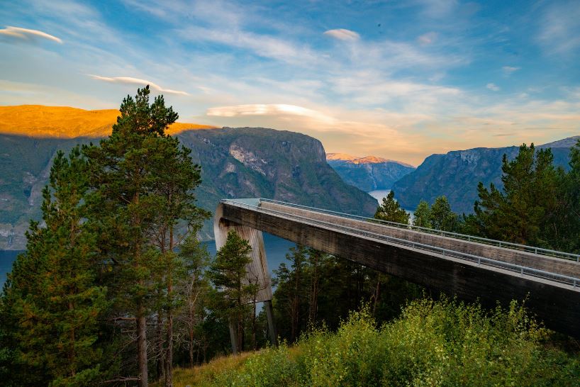 lever de soleil avec route